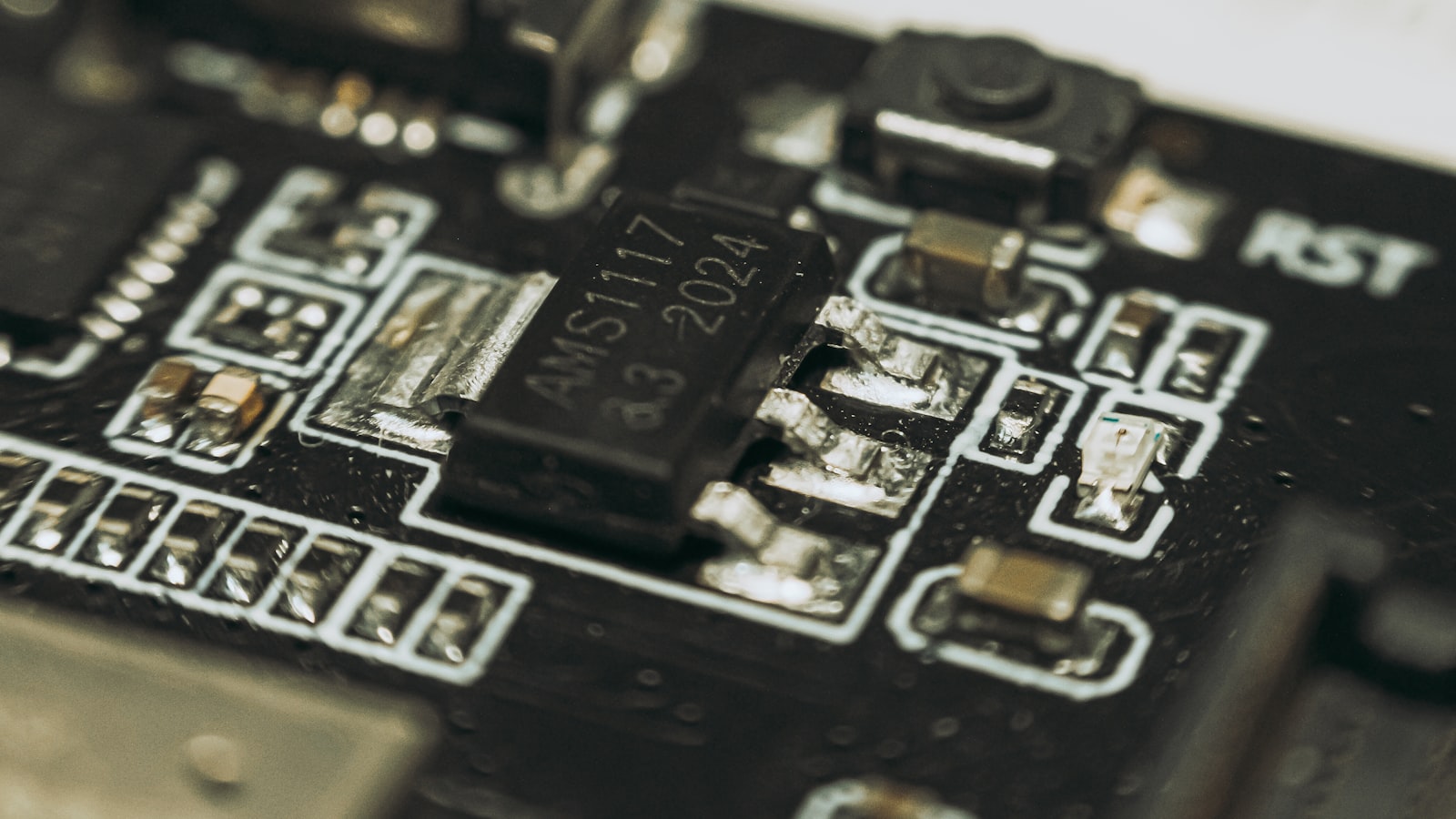 What are the resistors in a PCB?