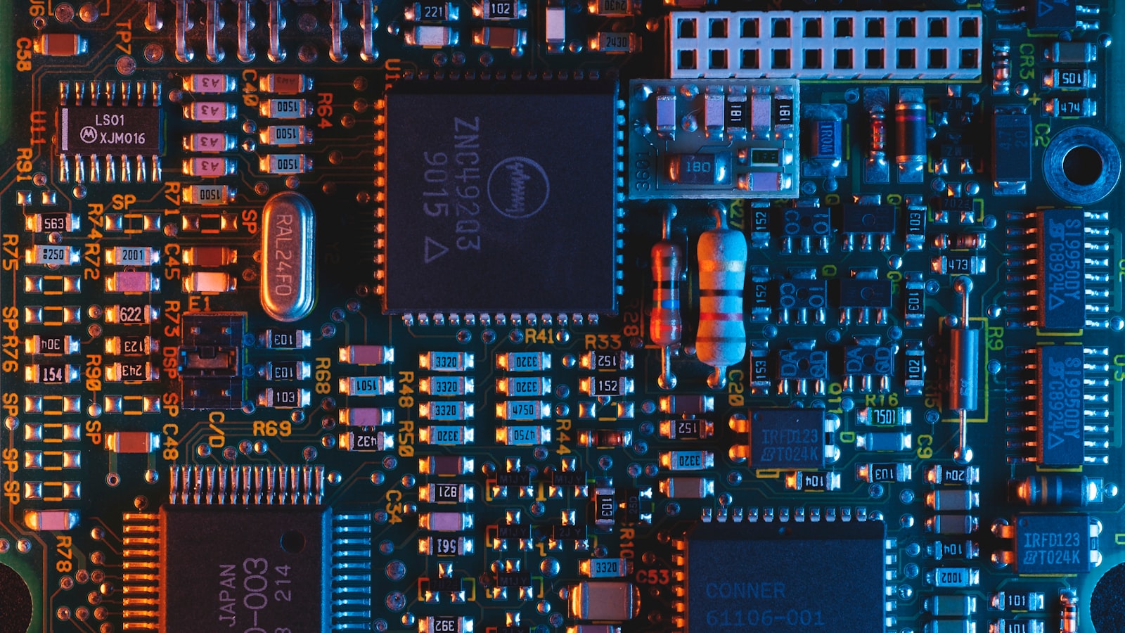 What are standard PCB thicknesses?